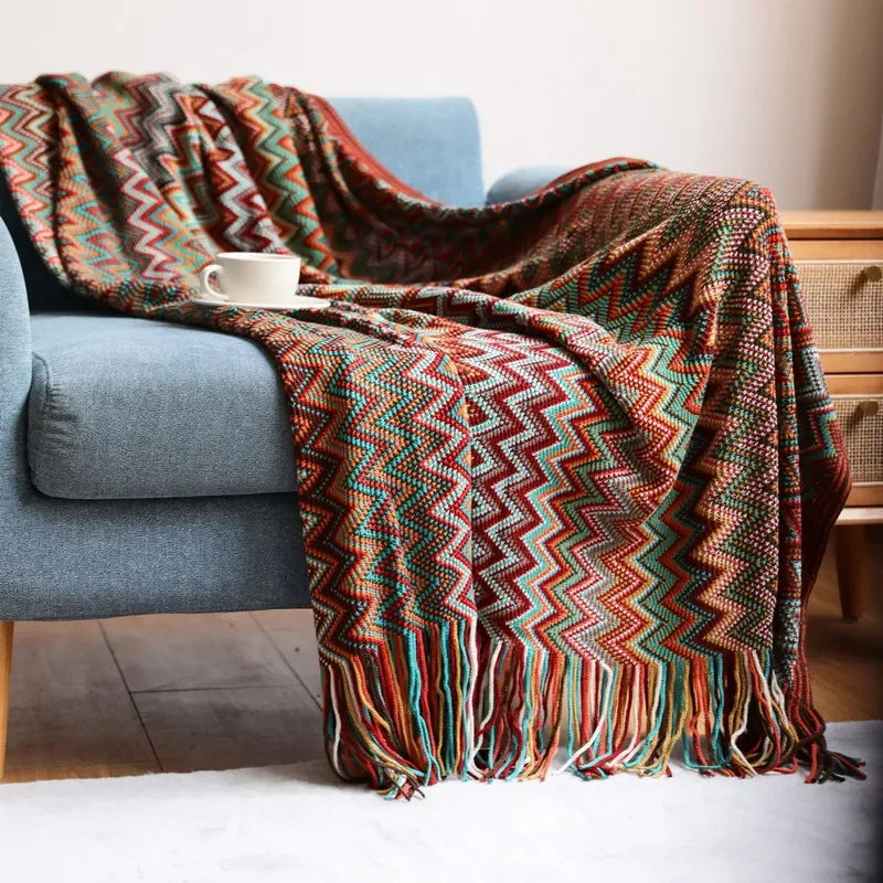 Elegante manta boho ligera de color rojo óxido