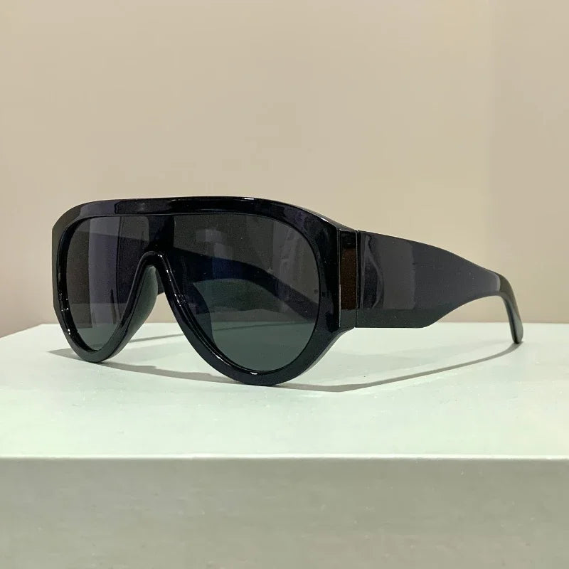 Oversized Gradient Sunglasses for Unisex | Fashionable Retro Style