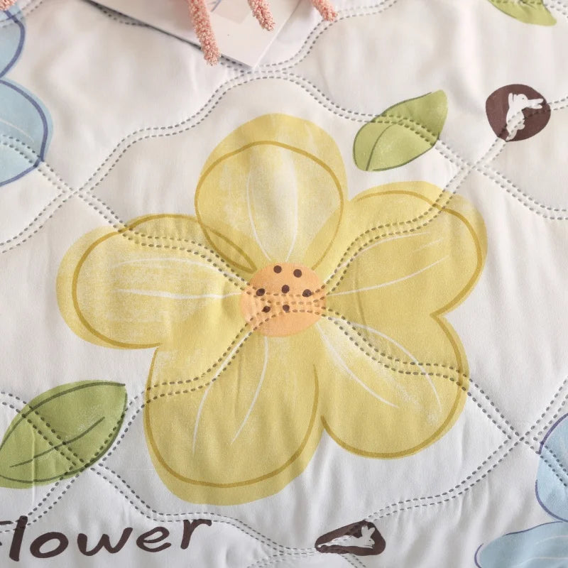 Breathable Summer Quilt - Lightweight Air Conditioned Blanket