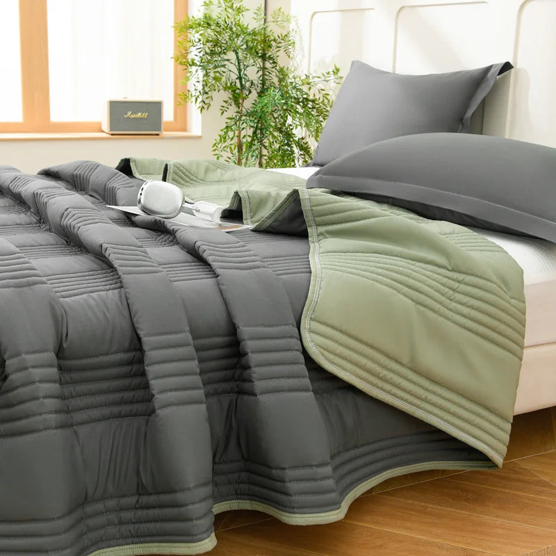 Lightweight Quilted Summer Blanket | Soft and Breathable Comforter