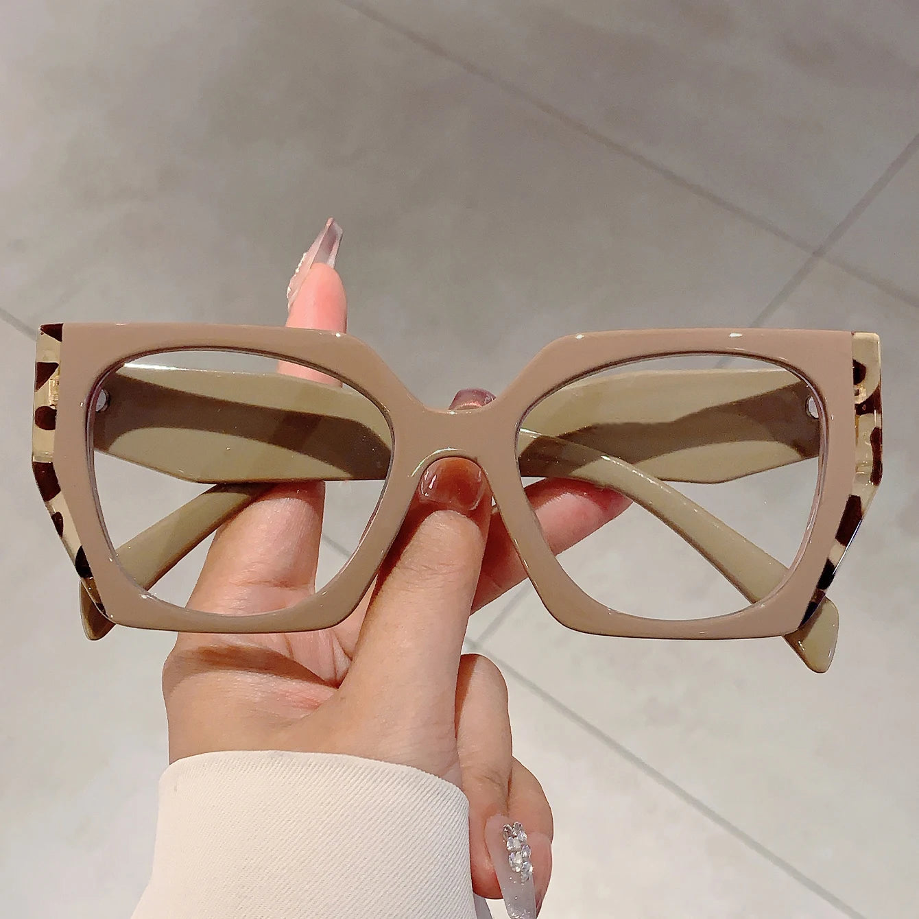 Chic Women's Oversized Square Glasses | Stylish Blue Light Defense
