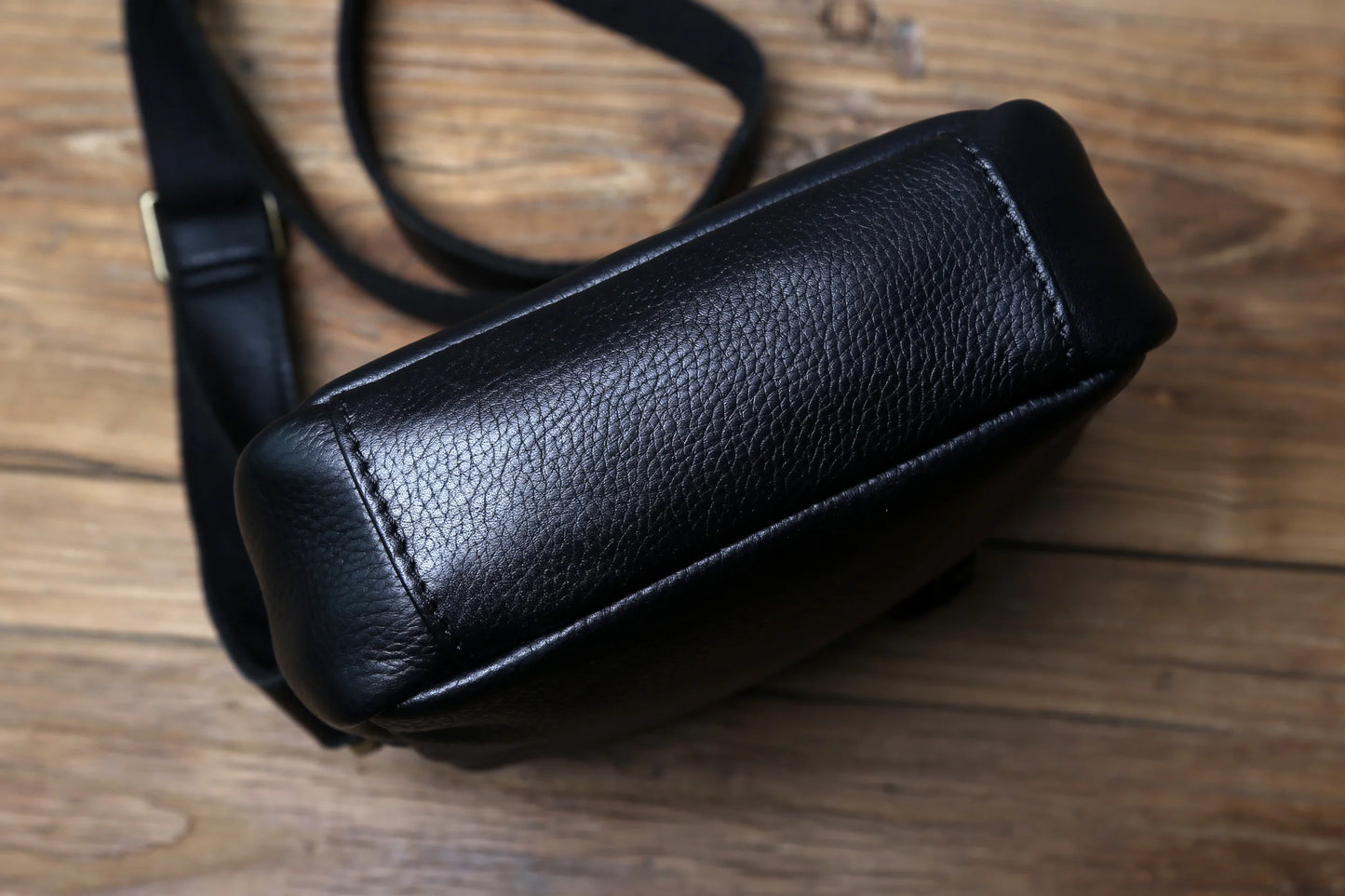 Bandolera de cuero genuino para hombre | Elegante y duradera