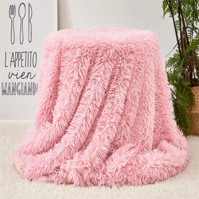 Soft Faux Fur Throw Blanket | Luxurious and Cozy Bedspread
