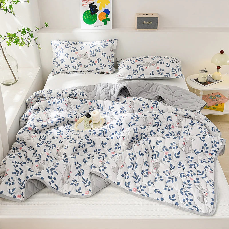 Lightweight Breathable Cooling Summer Quilt | Soft Duvet Comforter