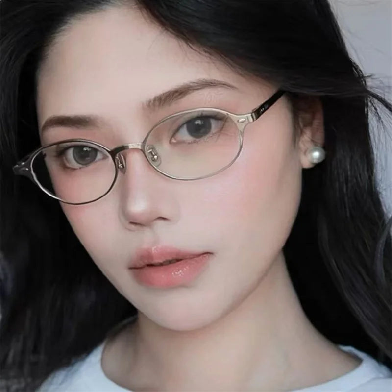 Oval Titanium Photochromic Sunglasses | Elegant Women's Eyewear