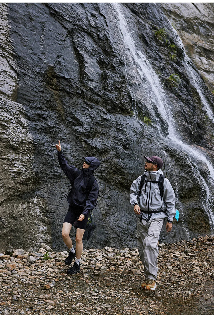 Premium Waterproof Multi-Pocket Utility Mountain Jacket for All Seasons