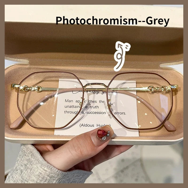 Oversized Photochromic Myopia Eyewear | Stylish Comfort & Relief