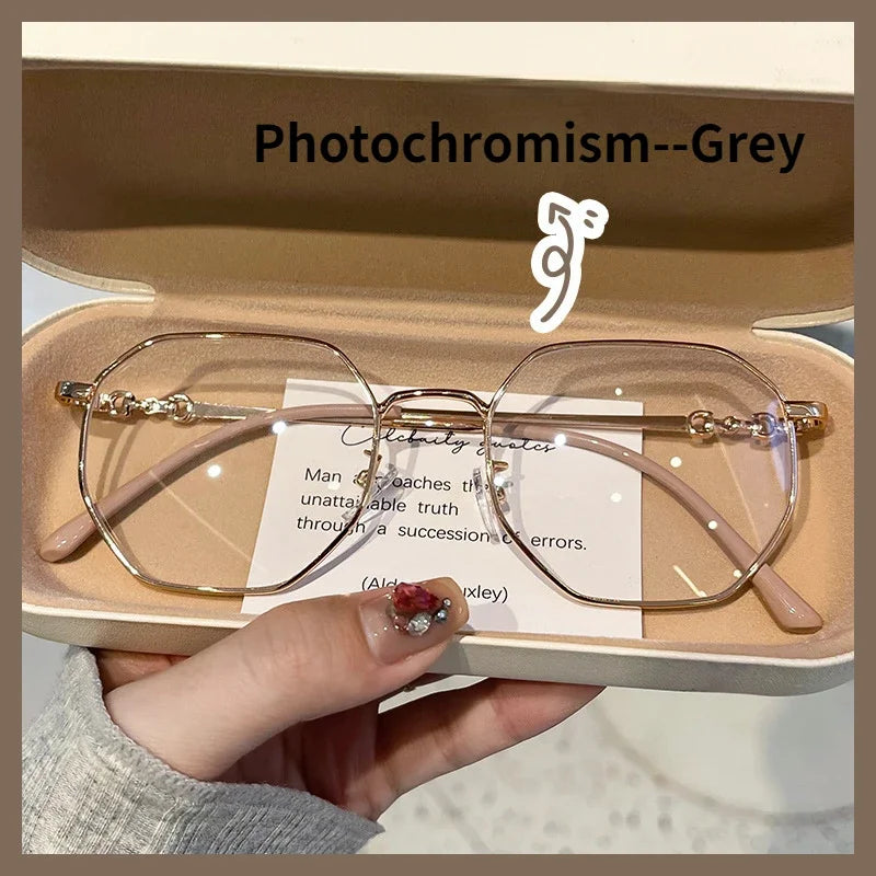 Oversized Photochromic Myopia Eyewear | Stylish Comfort & Relief