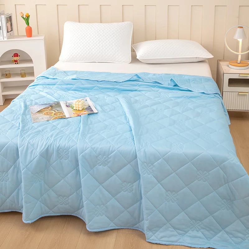 Cooling Silk Summer Quilt | Breathable & Ice Cold Comfort