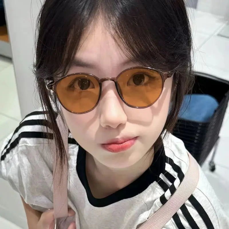 Stylish Photochromic Myopia Glasses for Women | Lightweight Comfort