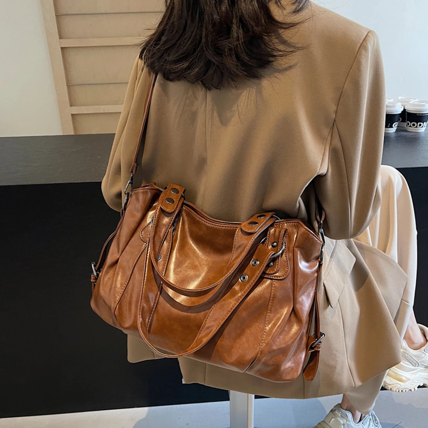 Bolso tote elegante de piel sintética para mujer | Versátil y espacioso