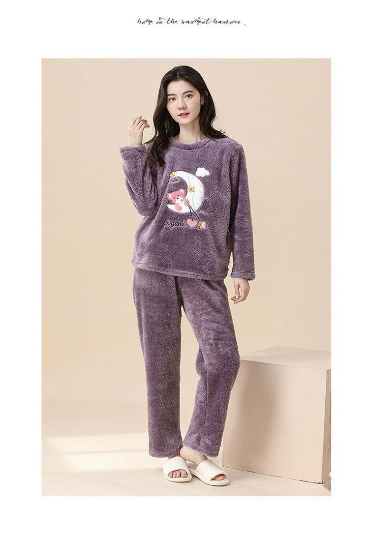 Cozy Women’s Winter Pajamas Set | Cute Cartoon Grizzly Bear Design