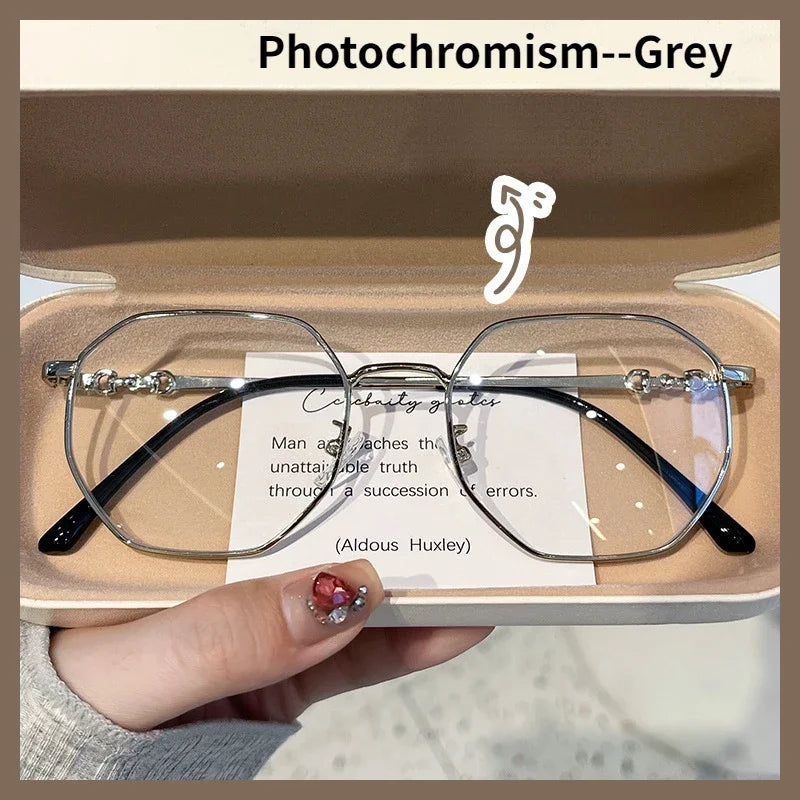 Oversized Photochromic Myopia Eyewear | Stylish Comfort & Relief