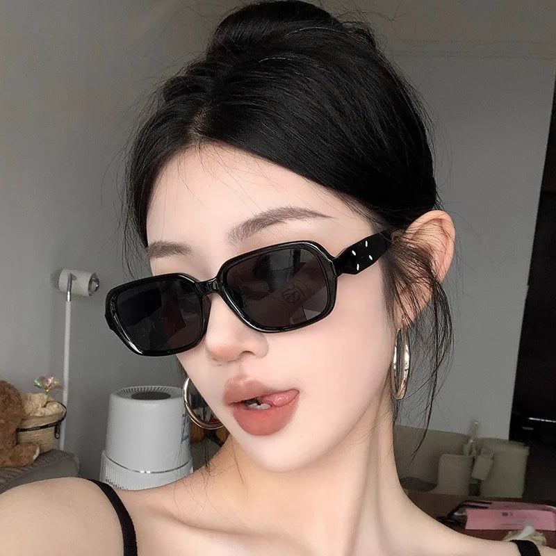 Trendy Retro Black Square Frame Sunglasses for Women & Men