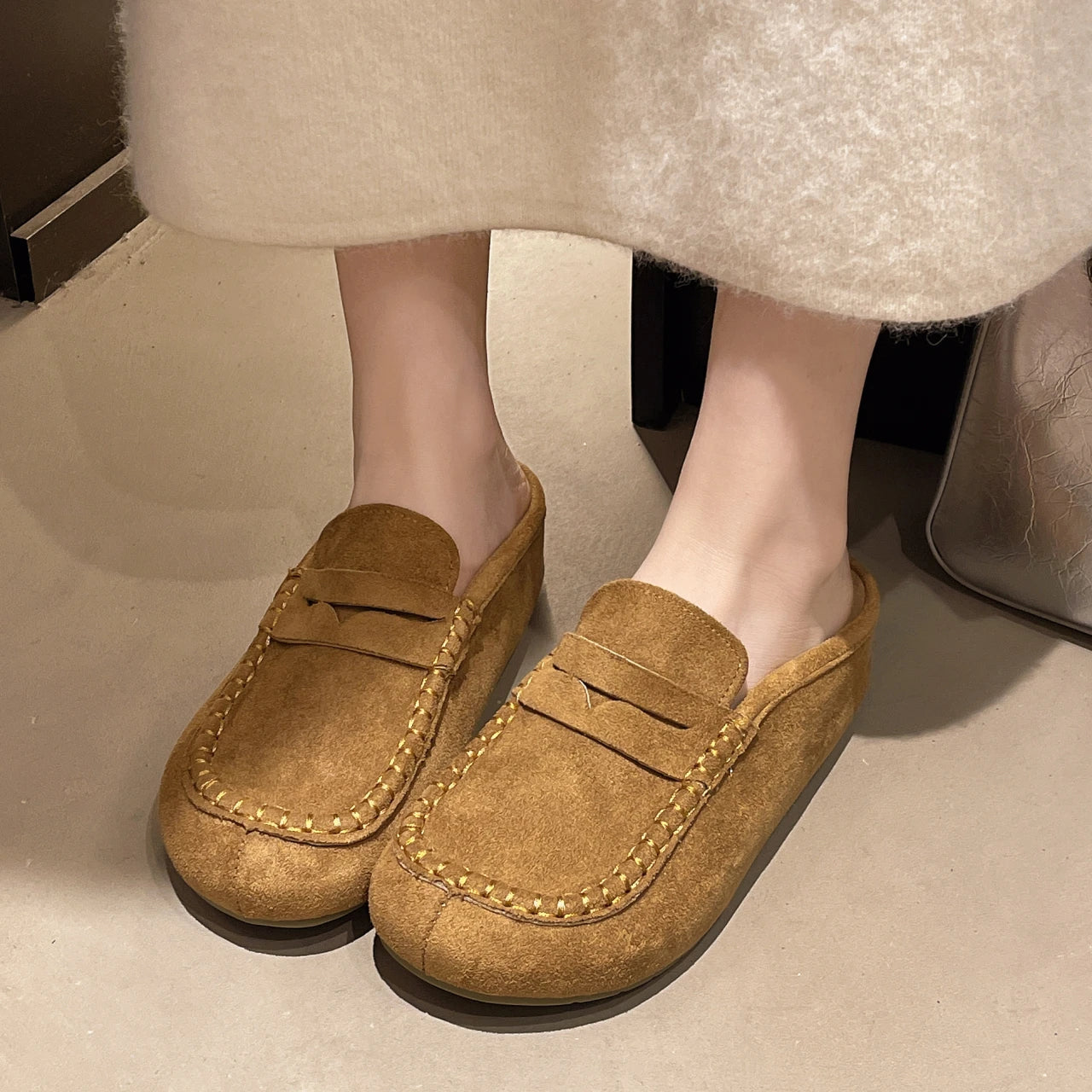 Women's Retro Anti-Slip Slippers | Cozy Flat-Bottomed Footwear