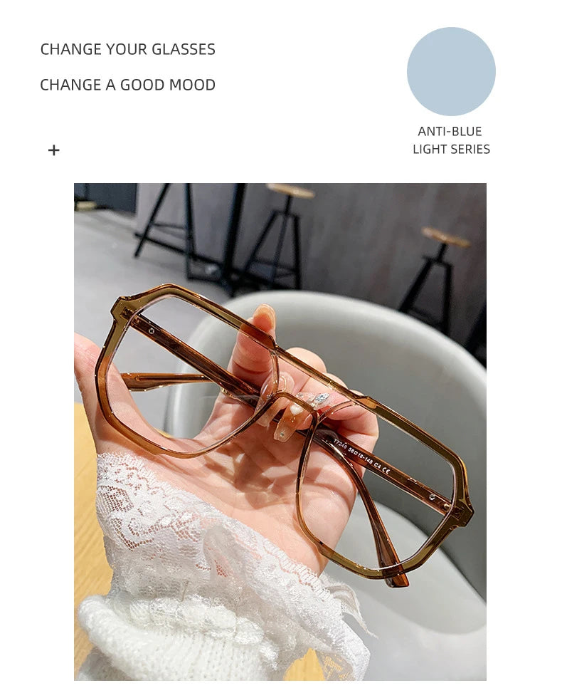 Stylish Women’s Oversized Myopia Glasses | Photochromic Eyeglasses 2026