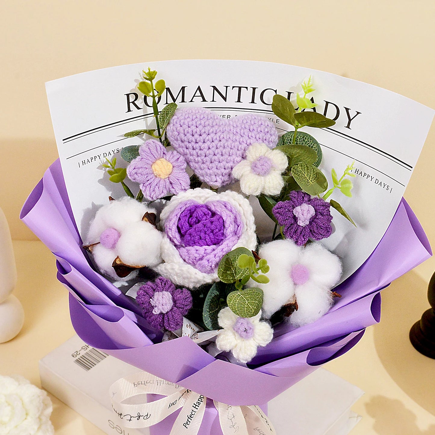 Ramo de Rosas Moradas de Ganchillo Hecho a Mano | Regalo Floral Atemporal