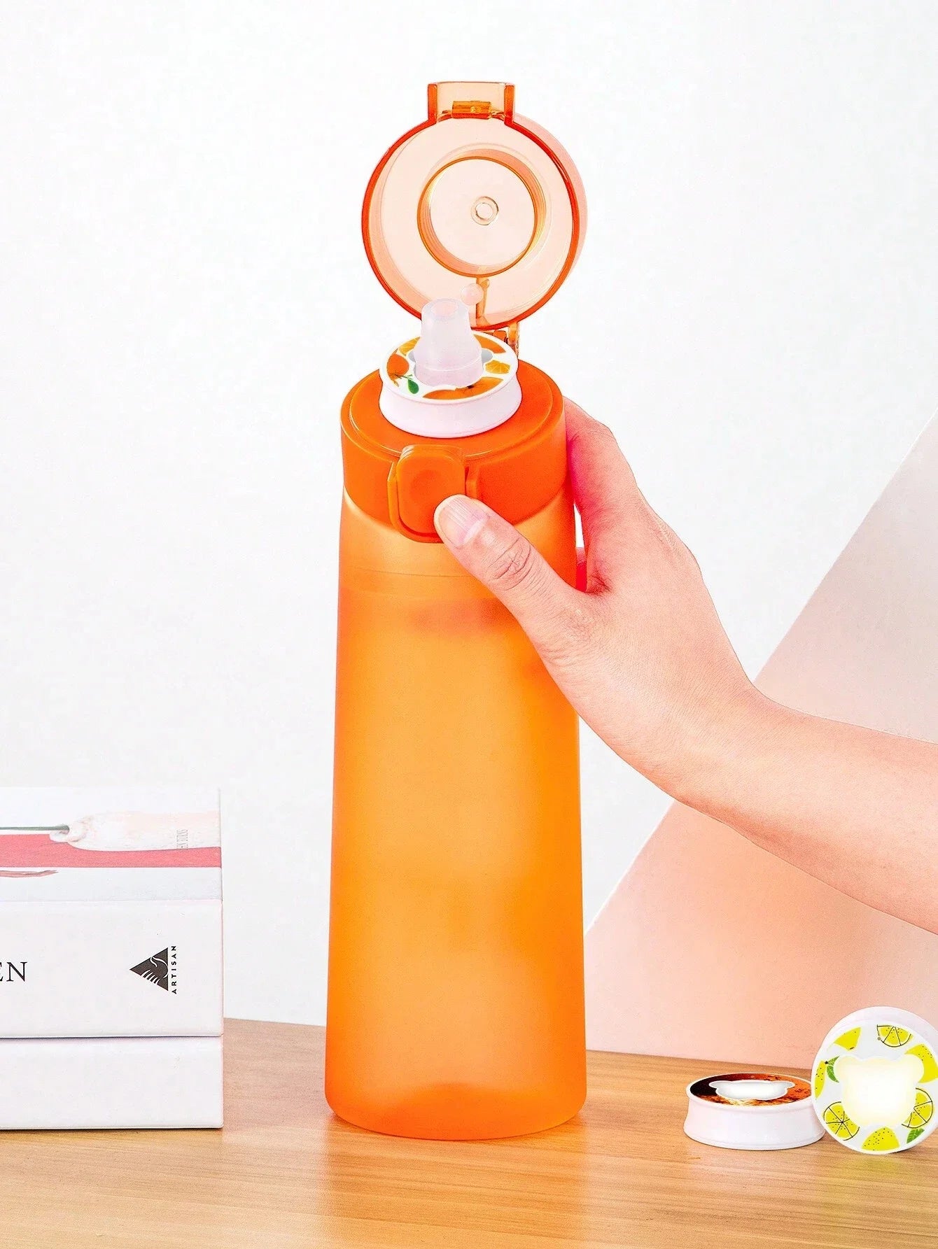 Portable Fruit-Scented Water Bottle with Flavor Pods for Sports