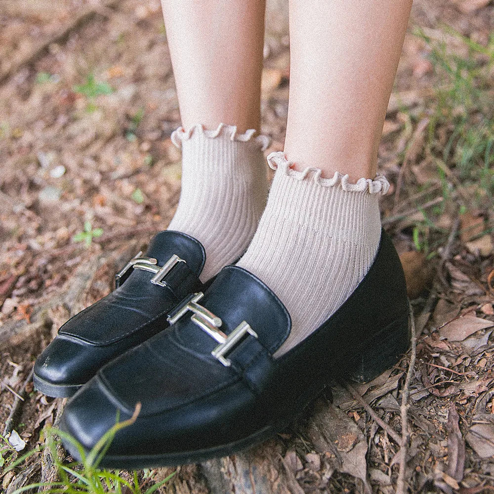 5 Pairs Women's Ruffled Ankle Socks | Stylish and Breathable