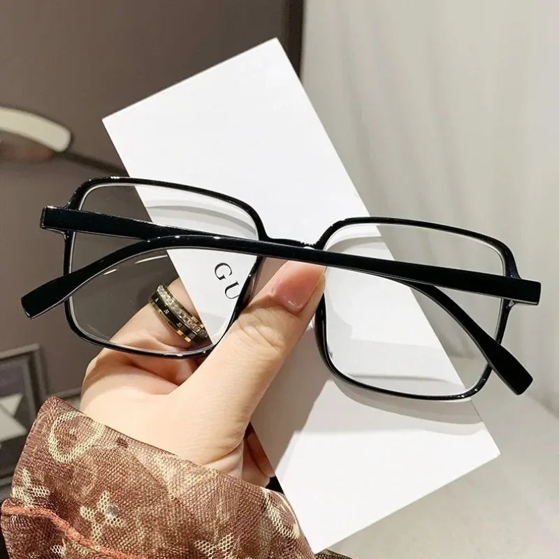 Retro Anti-Blue Light Myopia Glasses | Stylish Large Frame 2026