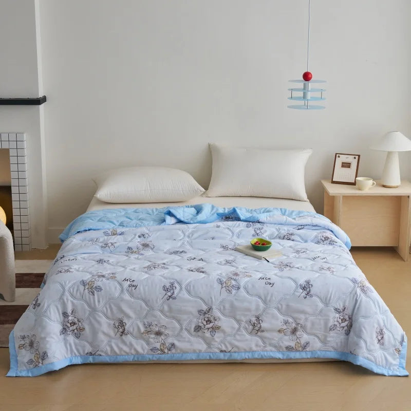 Breathable Summer Quilt - Lightweight Air Conditioned Blanket