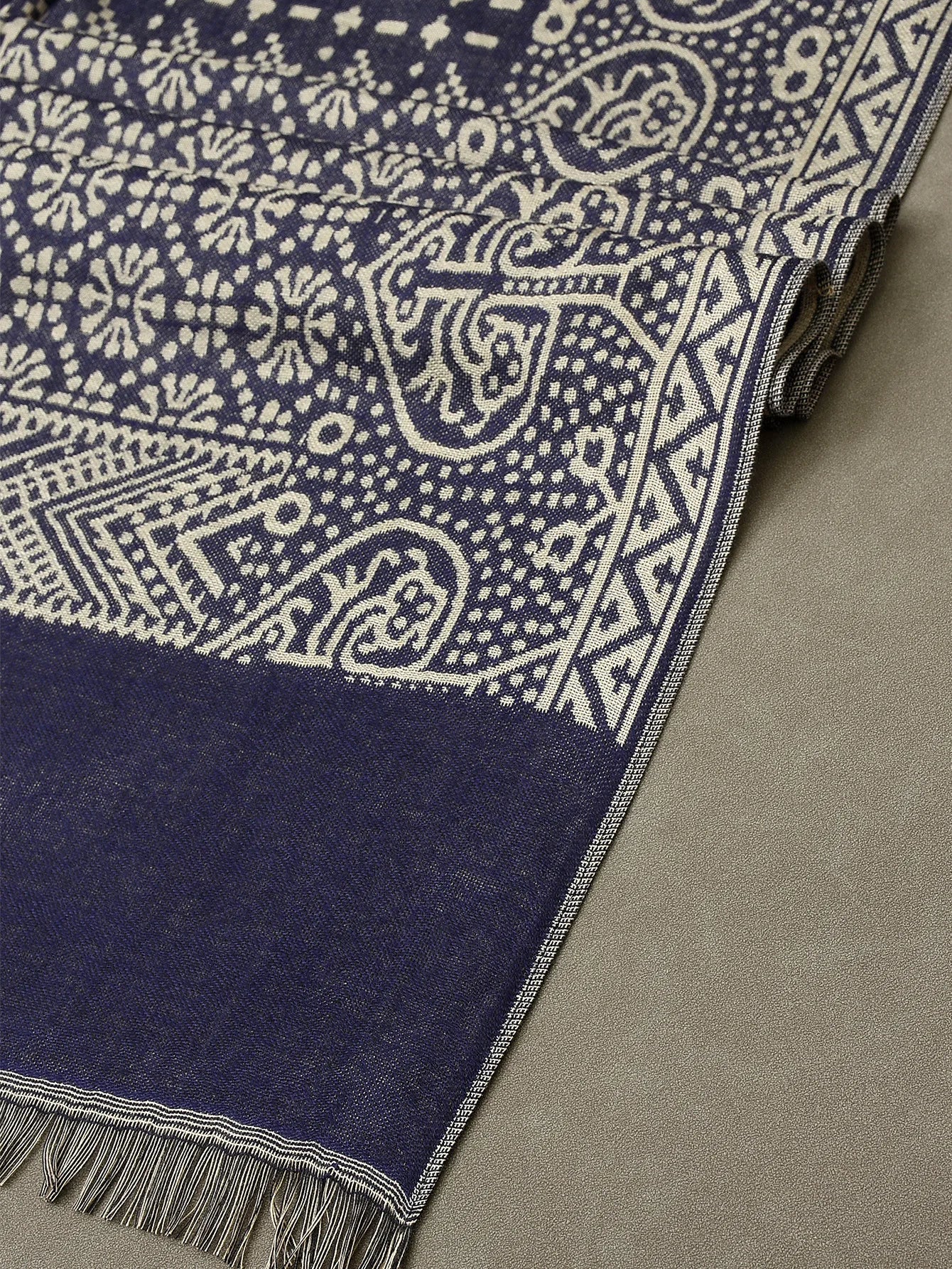 Paisley Pashmina Men's Scarf | Cozy Winter Accessory for Style