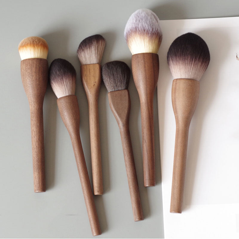 Large Retro Wood Powder Brush | Luxurious Honey Makeup Brush