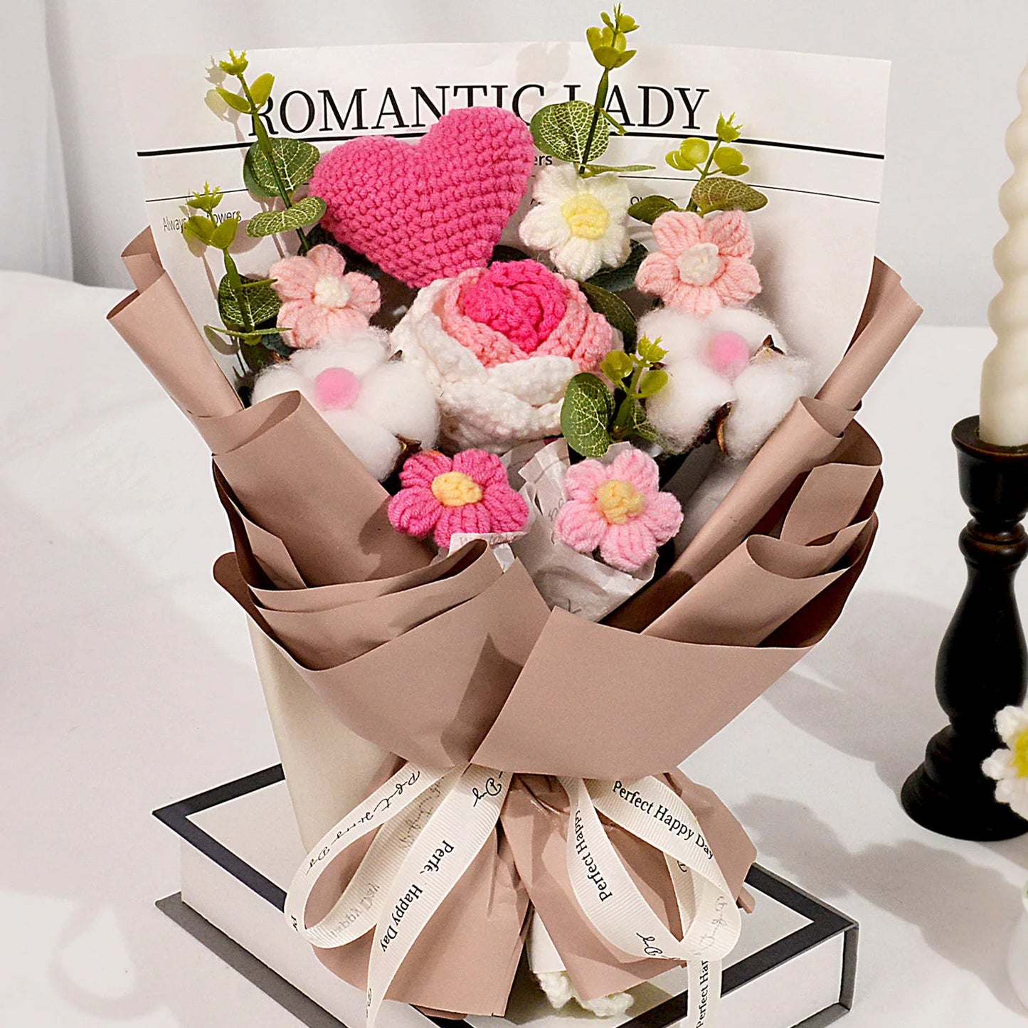 Ramo de Rosas de Ganchillo Hecho a Mano Rosa y Morado | Impresionante Regalo Floral