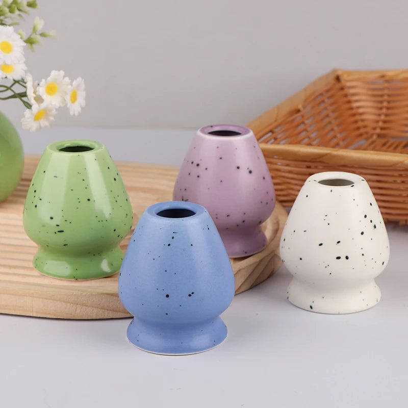Soporte de cerámica hecho a mano para batidor de matcha | Elegante accesorio para el té