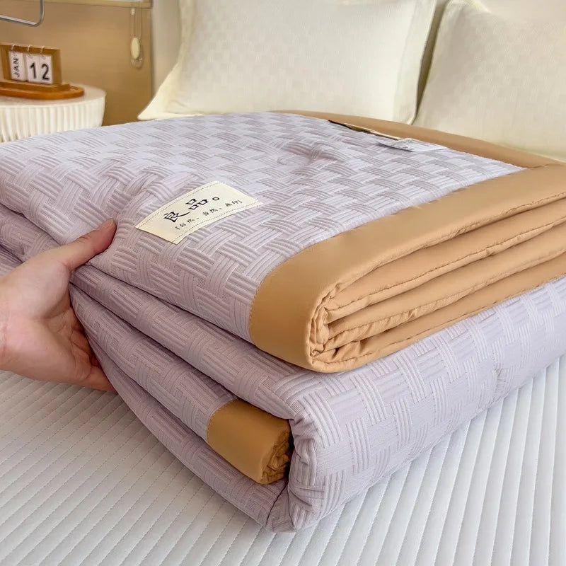 Lightweight Summer Waffle Quilt | Ideal for Home & Dorm