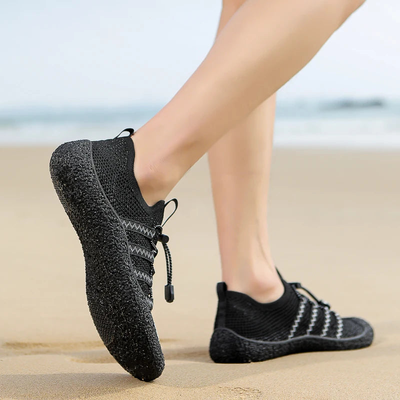 Couples Barefoot Hiking Shoes Lightweight Breathable Quick-Dry Beach Shoes Suitable for Fitness Outdoor Sports And Swimming