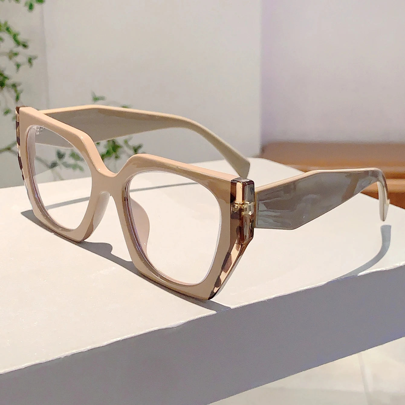 Chic Women's Oversized Square Glasses | Stylish Blue Light Defense
