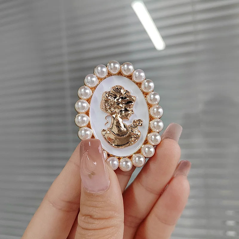 Elegant Gold Color Rhinestone Shovel Brooch for Stylish Accessory