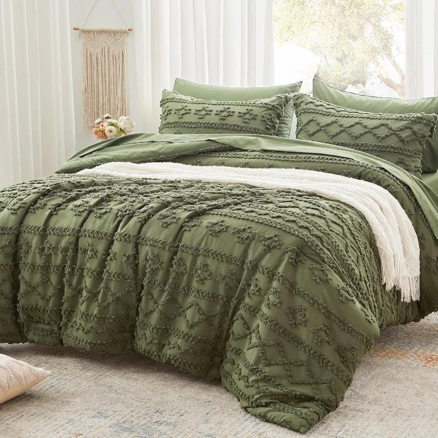 7-Piece Olive Green Tufted Bed-in-a-Bag Set for Modern Bedrooms