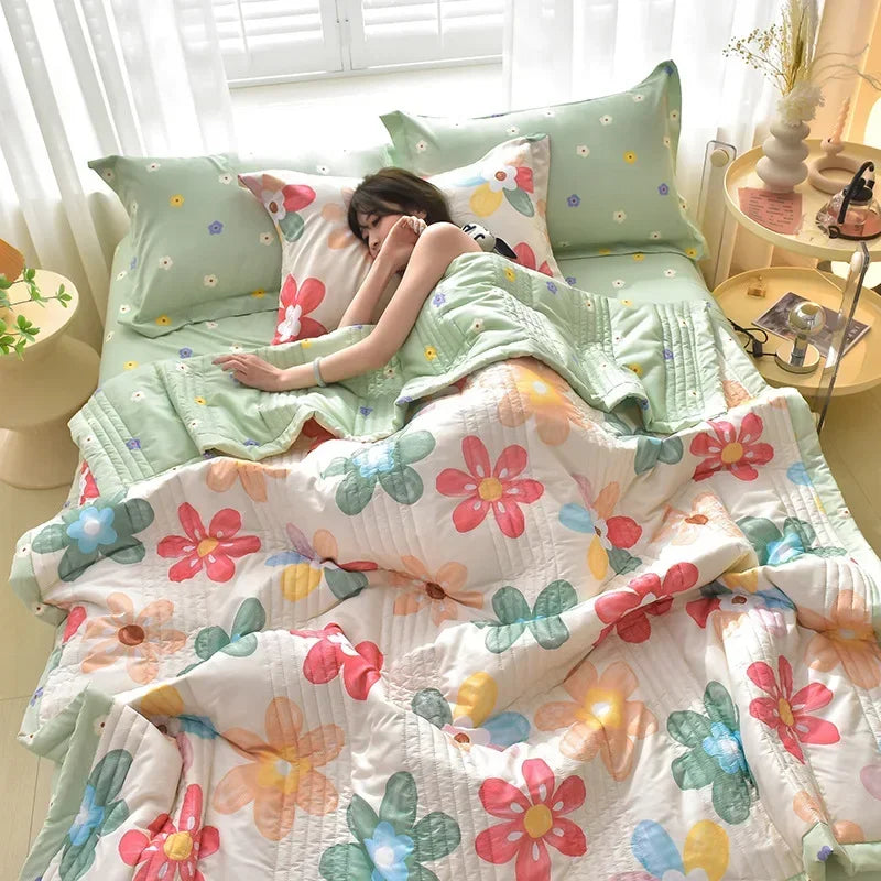 Lightweight Breathable Summer Quilt | Soft Comfortable Blanket