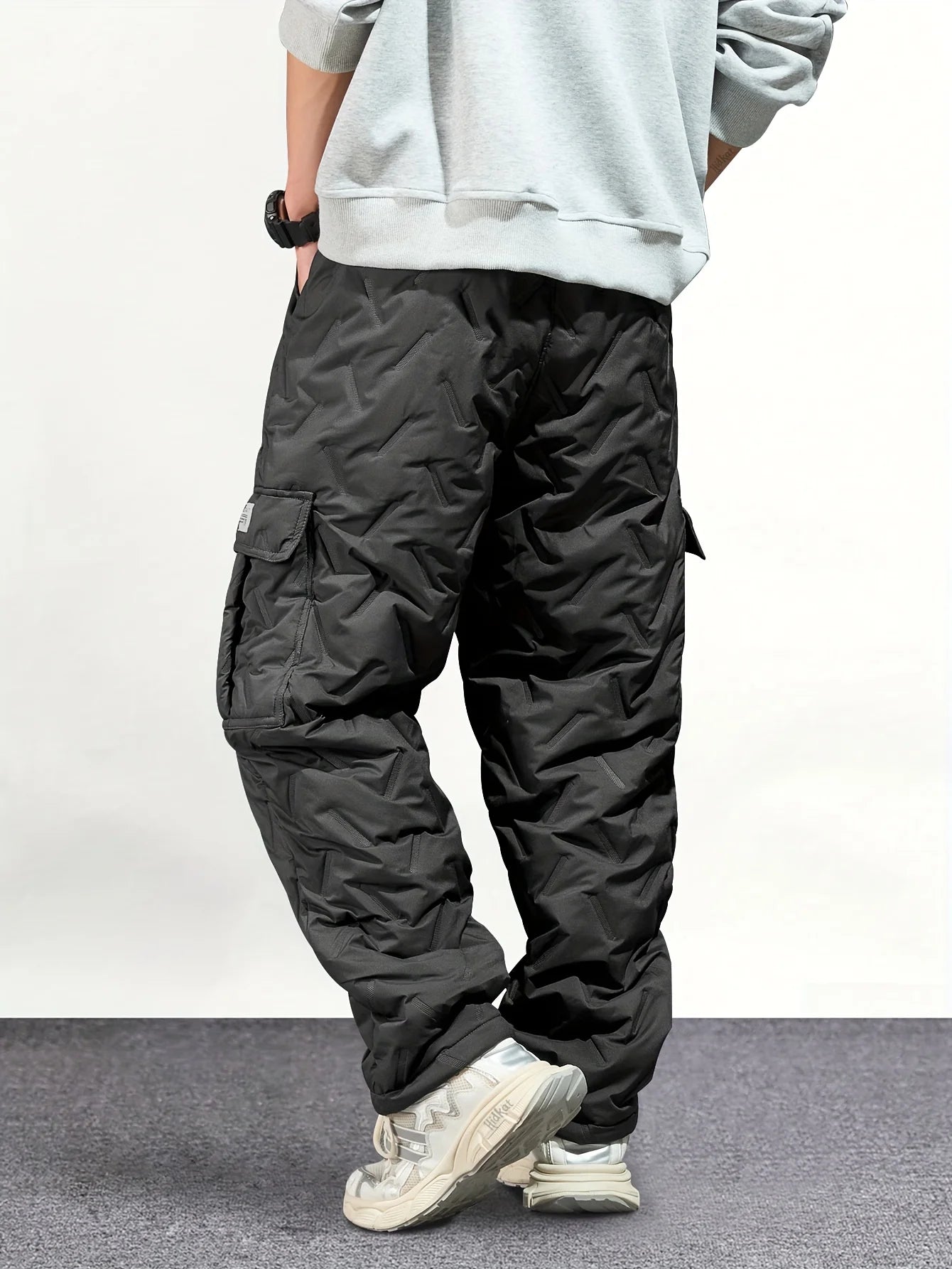 Men's Insulated Fleece-Lined Cargo Pants for Winter Warmth