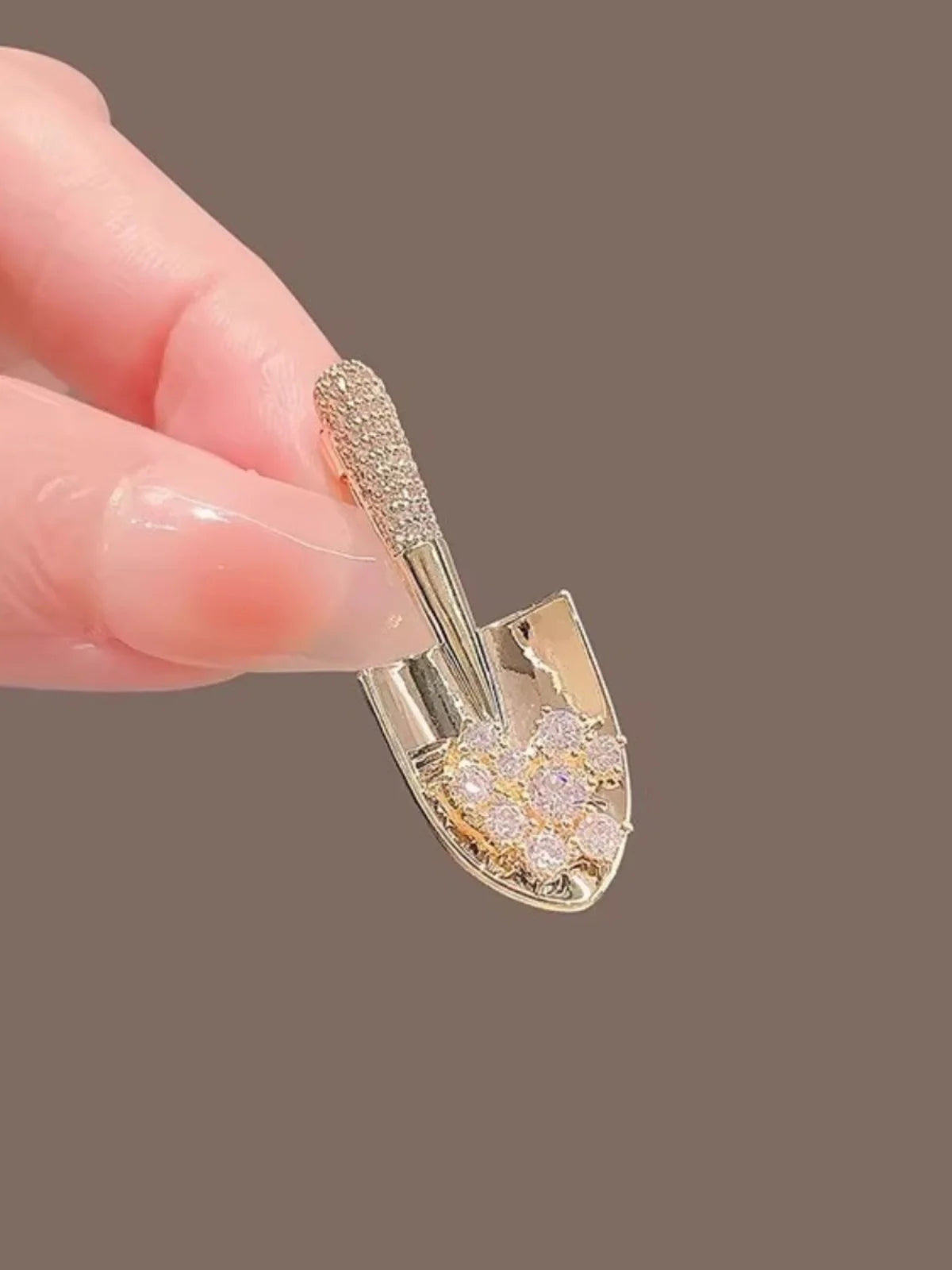 Elegant Gold Color Rhinestone Shovel Brooch for Stylish Accessory