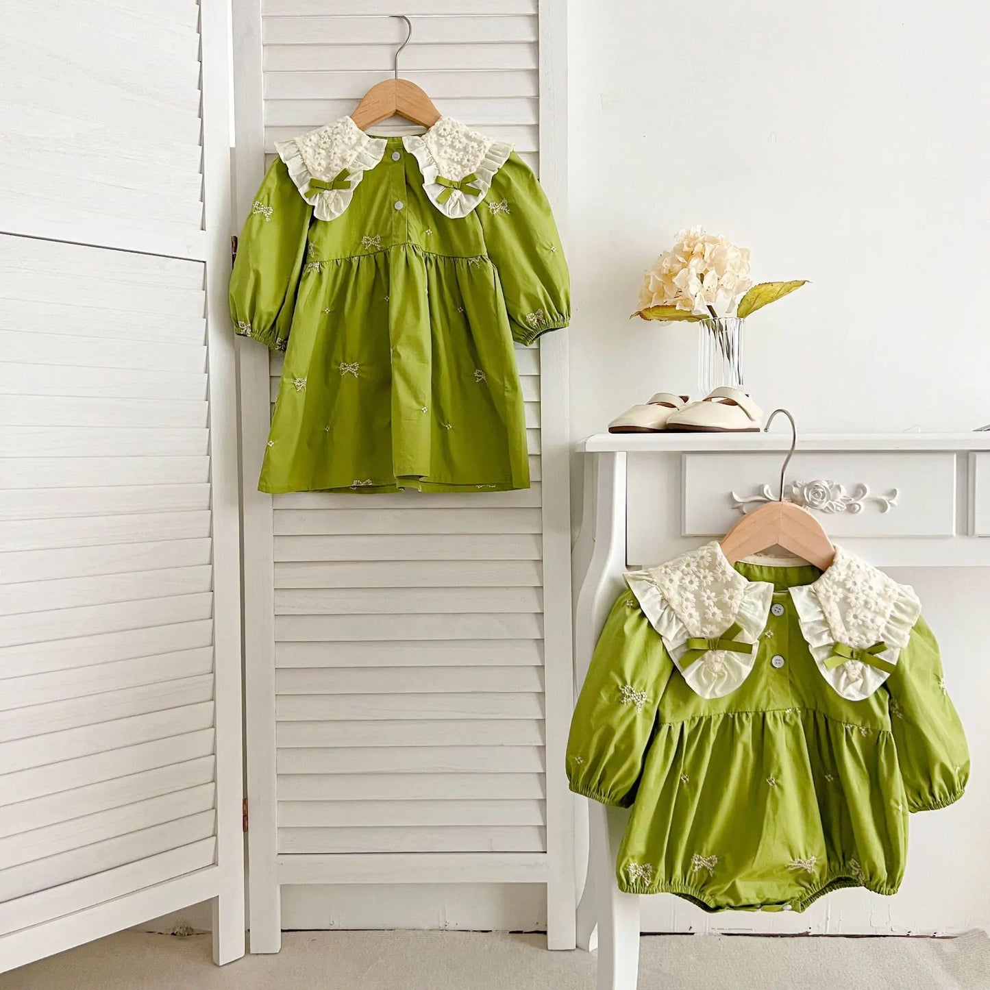 Cute Baby Girls Bow Lace Embroidery Bodysuit & Dress Set