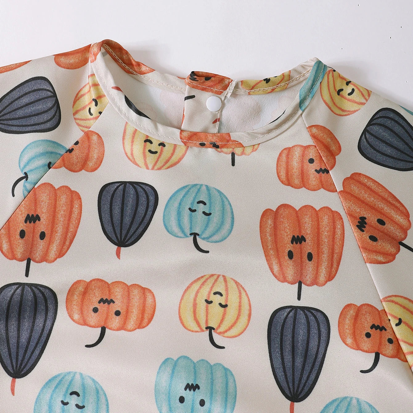 Super Soft Waterproof Baby Eating Bib | Mess-Free Mealtime Solution
