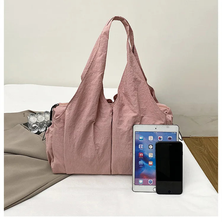Bolso de mano de tela arrugada, moderno y cómodo para mujer