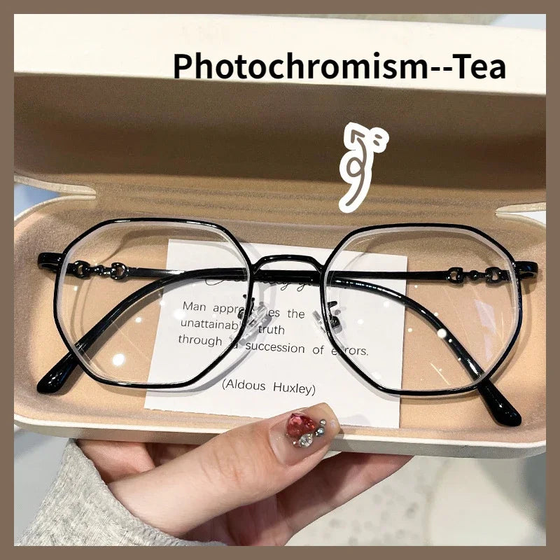 Oversized Photochromic Myopia Eyewear | Stylish Comfort & Relief
