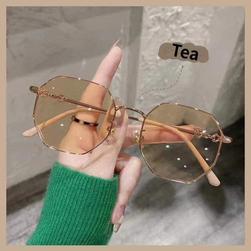 Oversized Photochromic Myopia Eyewear | Stylish Comfort & Relief