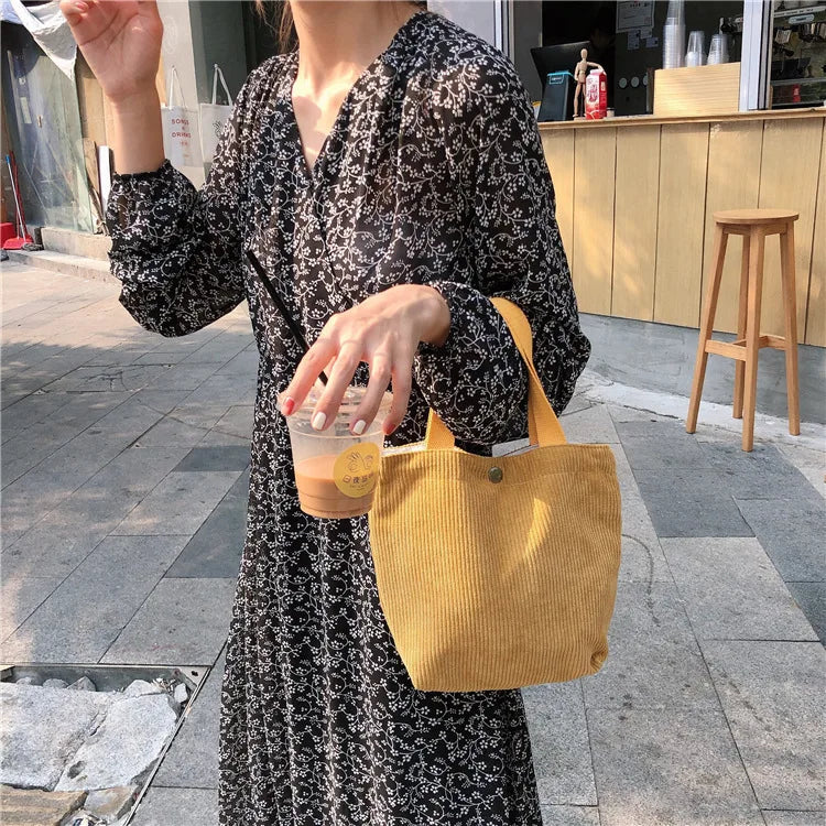 Elegante bolso de mano pequeño de terciopelo para mujer | Un esencial de estilo casual