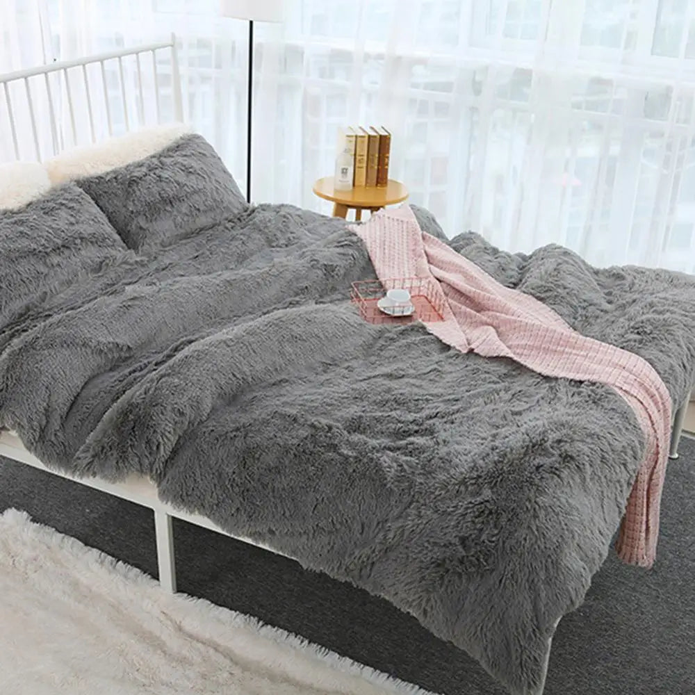 Soft Fluffy Shaggy Throw Blanket | Cozy Faux Fur Bedspread