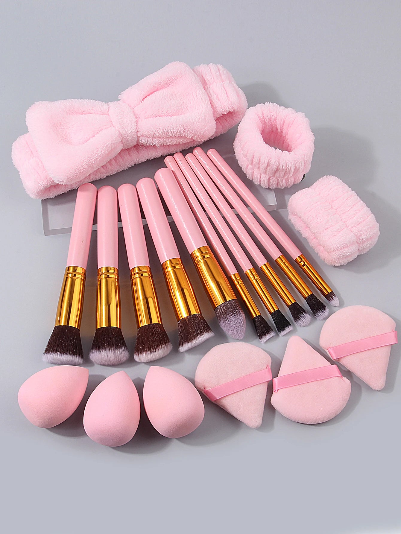 19PCS Professional Makeup Brush Set | Flawless Application Tools