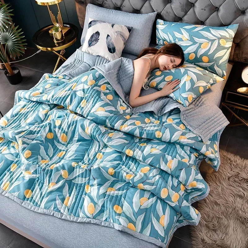 Quilted Spring Summer Quilt | Soft Comfortable Queen Size Blanket