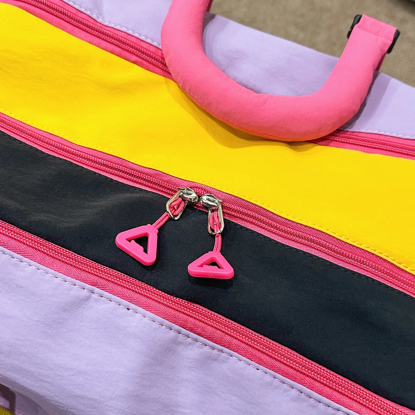 Fashion Trend Dopamine Contrasting Travel Bag Independent Shoe Compartment, Lightweight Yoga Bag, Outdoor Sports and Fitness Bag
