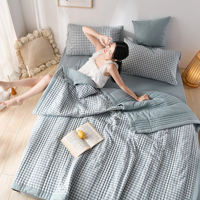 Lightweight Summer Quilt | Soft Microfiber Breathable Bedding