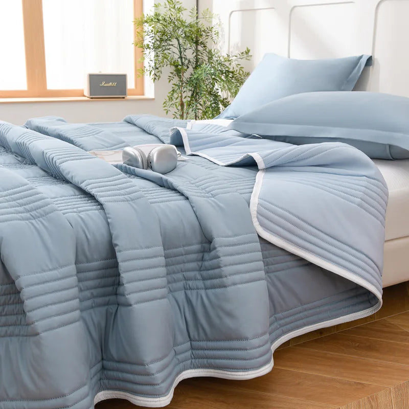 Lightweight Quilted Summer Blanket | Soft and Breathable Comforter