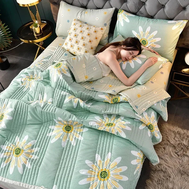 Quilted Spring Summer Quilt | Soft Comfortable Queen Size Blanket